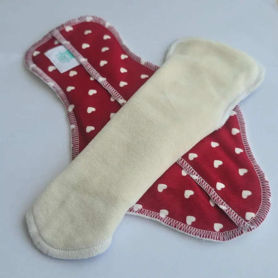 Teby rood hart nacht open en plat (1).webp